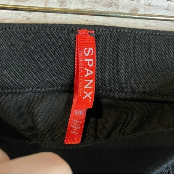 SPANX Jean-Ish High Waisted Ankle Leggings in Black - Picture 9 of 10